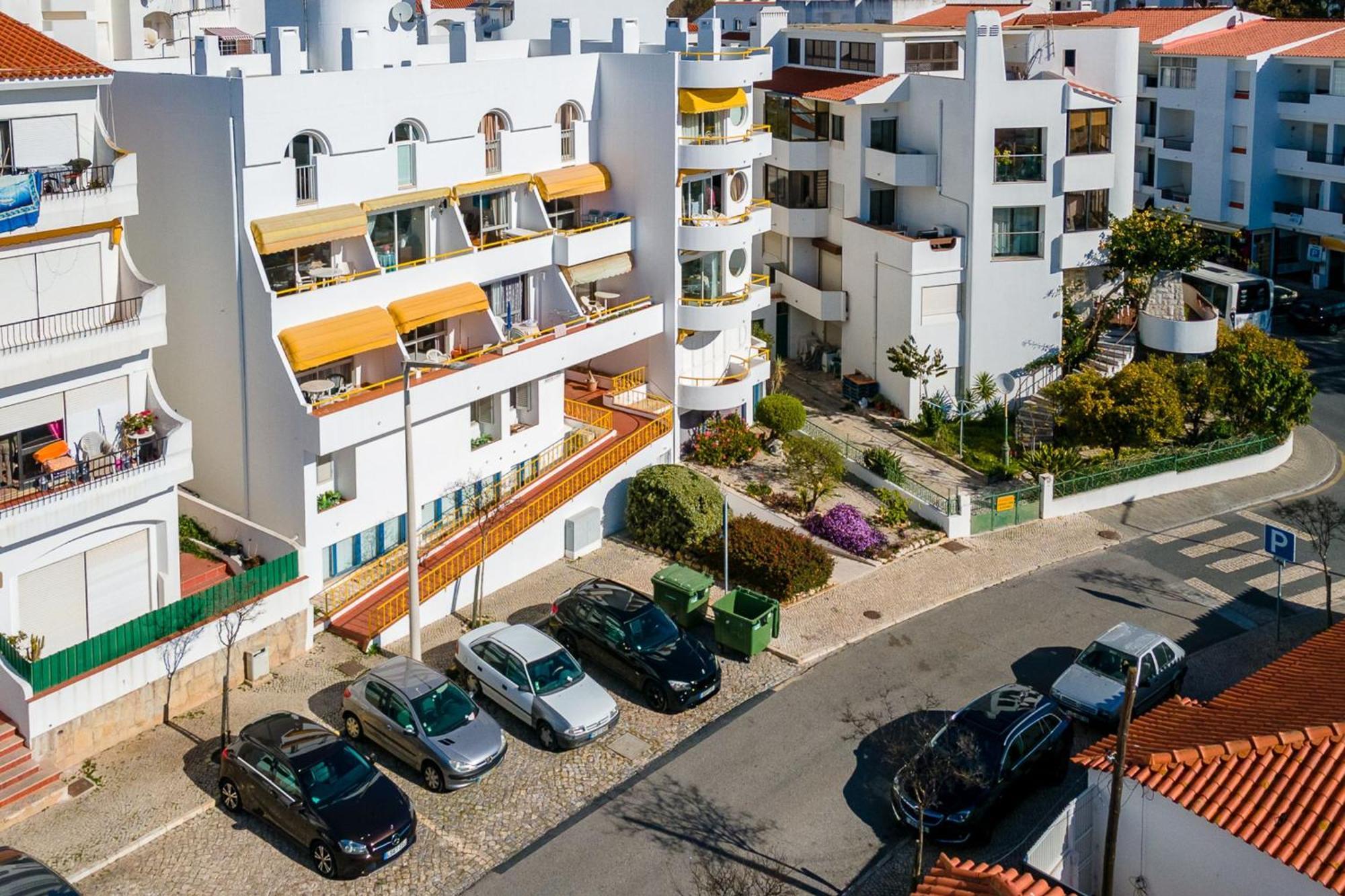 Typical T2 In Albufeira W/ Balcony By Lovelystay Buitenkant foto